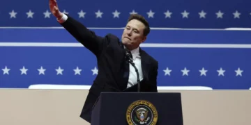 Empresa de Musk obrigada a apagar publicações feitas pelo Grok que elogiavam Hitler