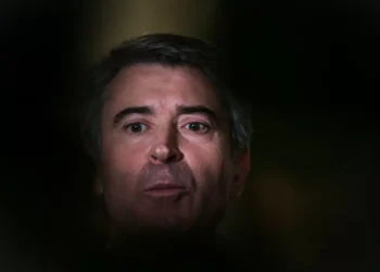 Carneiro acusa Montenegro de “péssimo serviço à CPLP”