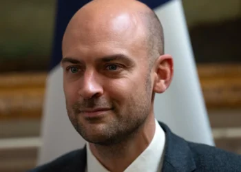 França vai lançar 40 toneladas de alimentos sobre a Faixa de Gaza