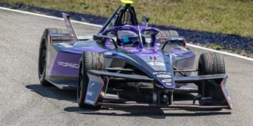 Félix da Costa conquista títulos de construtores e equipas na Fórmula E