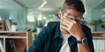 Colesterol elevado. Três sintomas ‘silenciosos’ que pode estar a ignorar