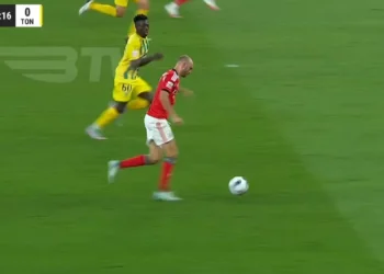 Schjelderup teve olho e Aursnes atirou uma ‘bomba’ que aumentou vantagem