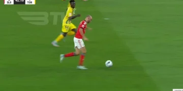 Schjelderup teve olho e Aursnes atirou uma ‘bomba’ que aumentou vantagem