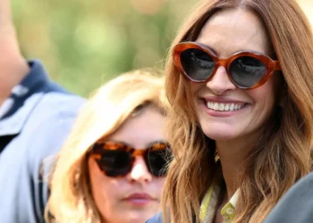 Julia Roberts estreia-se em Veneza e rejeita críticas de que novo filme atrasa causa feminista