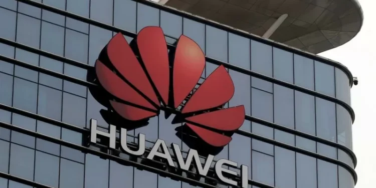 Huawei recua em lucro e diz que já é “independente dos EUA”