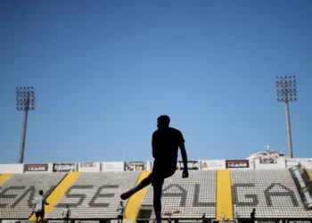 Presidente e treinador assumem que Farense é “favorito” à subida à I Liga