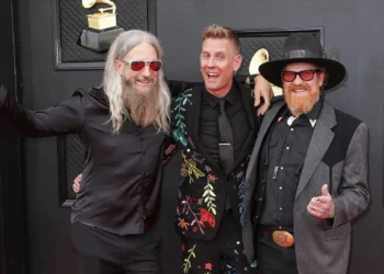 Antigo guitarrista e vocalista de Mastodon Brent Hinds morre em acidente