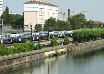 Detido suspeito de matar quatro homens encontrados no Rio Sena