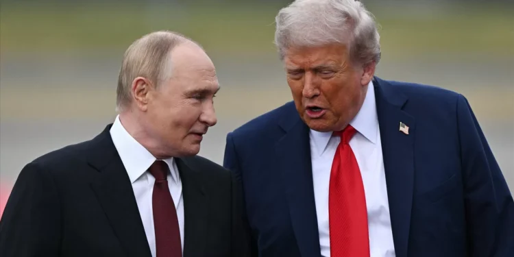 Trump interrompe reunião com líderes europeus para ligar a Putin