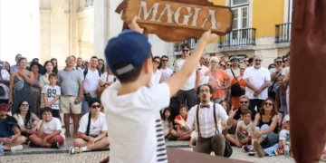 Festival “Lisboa Mágica” invade ruas com espetáculos de magia
