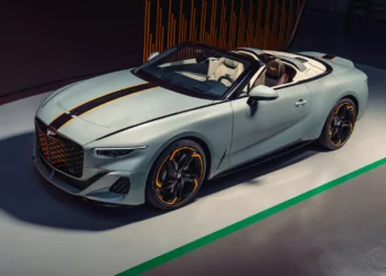 Este é o primeiro Bentley Batur Convertible de produção