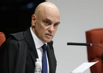 Moraes dá 15 dias para ex-assessor Tagliaferro responder sobre vazamentos