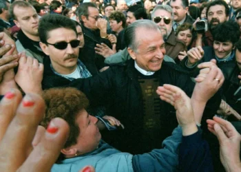 Morreu Ion Iliescu, antigo Presidente da Roménia que ajudou a derrubar Ceausescu