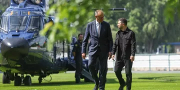 Zelensky já está em Berlim e pede a aliados que não se deixem enganar