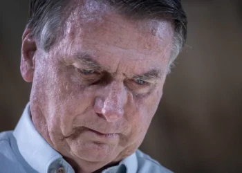 Supremo dá 48 horas a Bolsonaro para explicar plano de fuga e coação ao tribunal