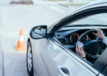 Tirar carta com caixa automática? É possível, mas há limitação importante