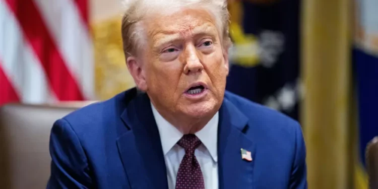 Governo Trump irá à Suprema Corte para reverter decisão sobre ilegalidade de tarifas