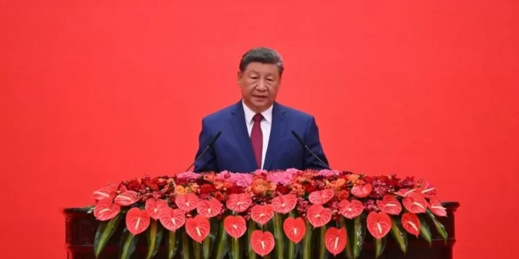 Em evento militar, Xi Jinping diz que ‘China não se curvará a confrontações’