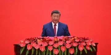 Em evento militar, Xi Jinping diz que ‘China não se curvará a confrontações’