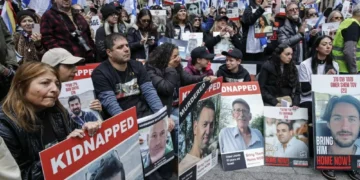 Trump exige que Hamas liberte as 20 pessoas que ainda são mantidas como reféns