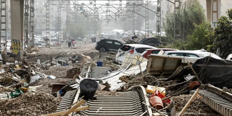 Mais de 50 mil protestam em Valência no primeiro aniversário da tempestade DANA