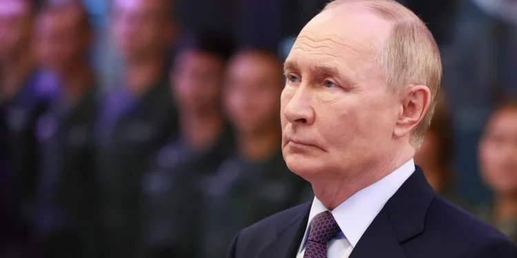 Putin desafia Trump e UE: sanções são ato “hostil”