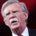 Críticos de Trump na mira da justiça. John Bolton acusado de manipulação de documentos classificados