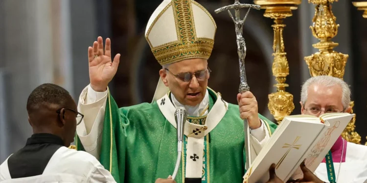 Papa assume “tensões” na Igreja e pede fim de “oposições ideológicas e polarizações prejudiciais”