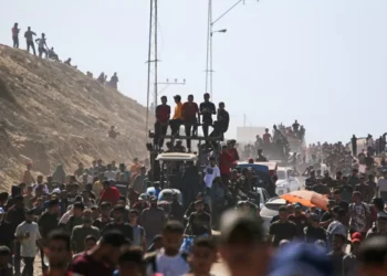 Entre ruínas, palestinos começam a voltar para casa após acordo de cessar-fogo