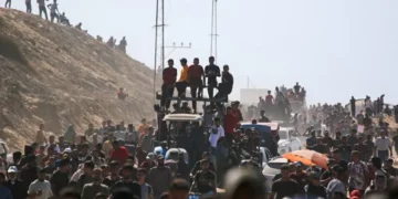 Entre ruínas, palestinos começam a voltar para casa após acordo de cessar-fogo