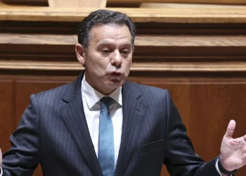 PM revela que detidos da flotilha estão “num porto” e Governo está a tentar contactá-los