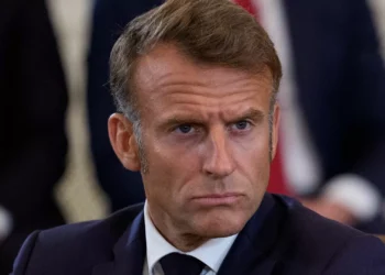 Macron garante que está “tudo a ser feito” para capturar autores de assalto no Louvre