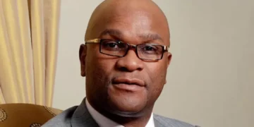 Embaixador da África do Sul é encontrado morto em Paris