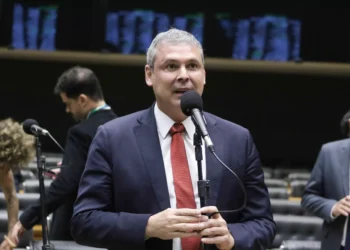 Governistas tentam salvar ao menos R$ 15 bi de MP em meio à desidratação