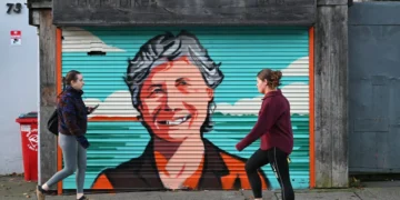 Catherine Connolly vence as eleições presidenciais na Irlanda