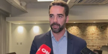 Eduardo Leite sobre 2026: Sou o único que não abraçou Lula ou Bolsonaro