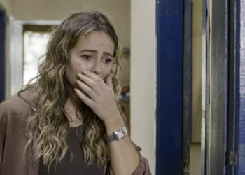 “Vale Tudo”: web reage ao reencontro de Heleninha com o irmão Leonardo