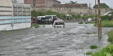 Furacão Melissa toca o solo na Jamaica com ventos de quase 300 km/h