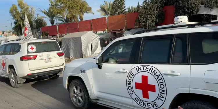 Processo de libertação de reféns já começou, diz Cruz Vermelha