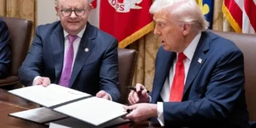 Trump firma acordo com Austrália para exploração de minérios críticos e cooperação militar