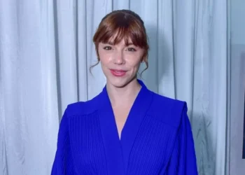 Alice Wegmann diz que vai “roubar” look de Solange: “Questão de justiça”