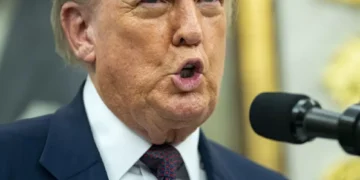 Trump diz que Hamas está pronto para a ‘paz duradoura’ e pede que Israel pare bombardeios