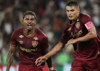 Fluminense vence Juventude com voleio de Thiago Silva no último lance