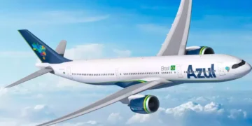 Passageiros da Azul têm voo cancelado quatro vezes em Madri, ficam sem informações, comida e têm hotel negado