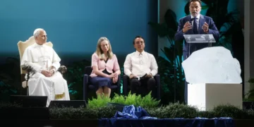 Leão XIV é um “action hero” ambiental, diz Schwarzenegger