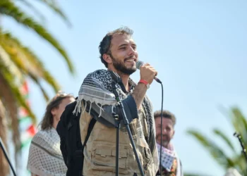 Brasileiro está em flotilha interceptada por Israel a caminho de Gaza