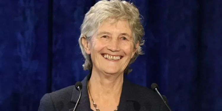 Candidata de esquerda vence eleições presidenciais na Irlanda