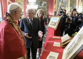 Papa no Quirinal renova apelo à paz e pede reforços a favor da família