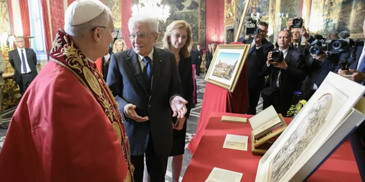 Papa no Quirinal renova apelo à paz e pede reforços a favor da família