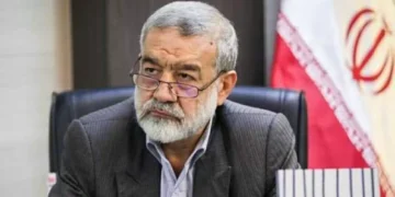 Rússia está disposta a fornecer armas nucleares ao Irã, diz parlamentar iraniano